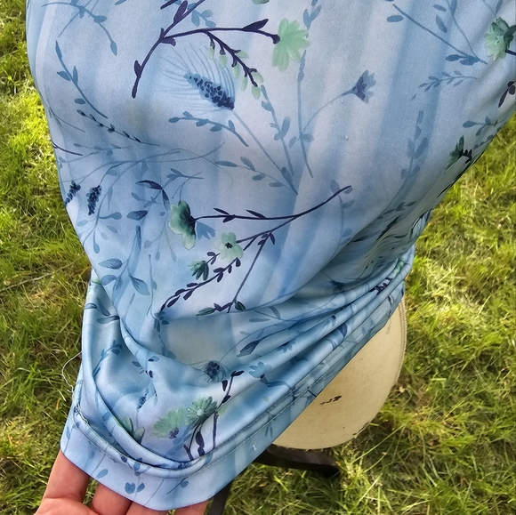 👕 Pelican Cove Blue Floral Spaghetti Strap Top - Picture 5 of 7